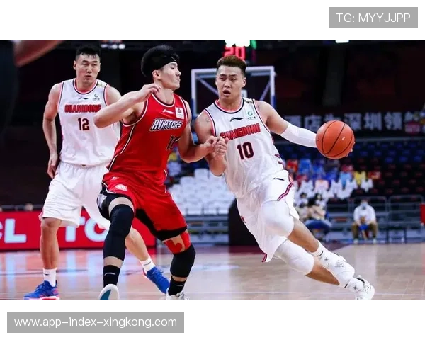 CBA江苏强压内线吸引防守,外线得以不断释放